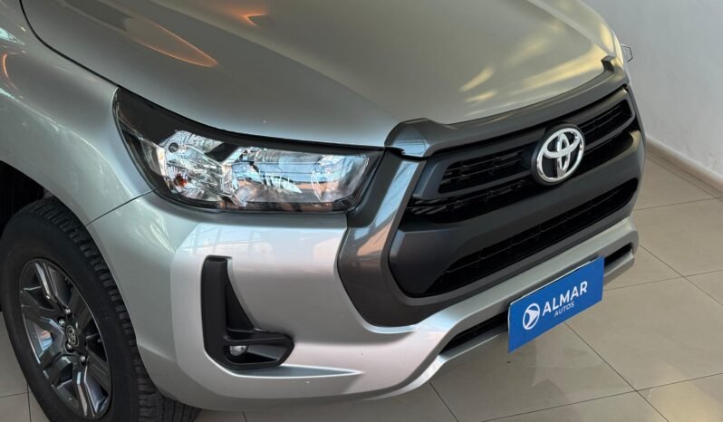 
								TOYOTA HILUX DC 2.4 TDI SR 4X2 MT6 2023 CON 101.000KM lleno									