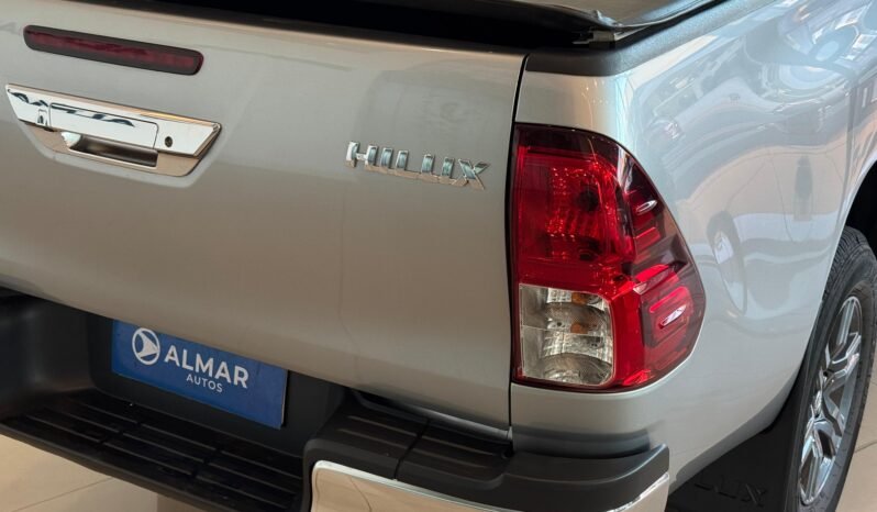 
								TOYOTA HILUX DC 2.4 TDI SR 4X2 MT6 2023 CON 101.000KM lleno									