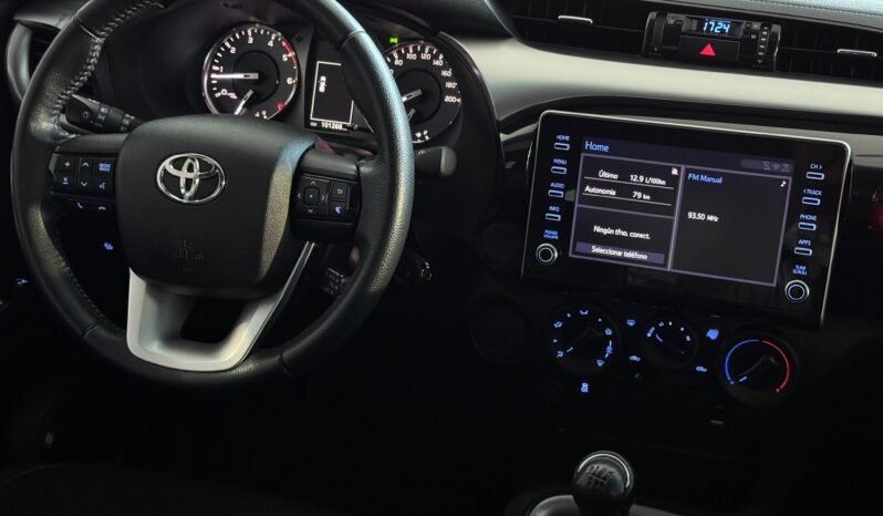 
								TOYOTA HILUX DC 2.4 TDI SR 4X2 MT6 2023 CON 101.000KM lleno									