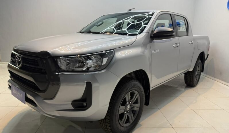 
								TOYOTA HILUX DC 2.4 TDI SR 4X2 AT6 2026 – 0KM lleno									