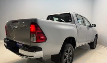 
									TOYOTA HILUX DC 2.4 TDI SR 4X2 AT6 2026 – 0KM lleno								
