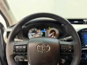 Toyota Hilux SR