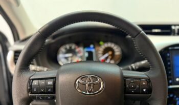 
									TOYOTA HILUX DC 2.4 TDI SR 4X2 AT6 2026 – 0KM lleno								