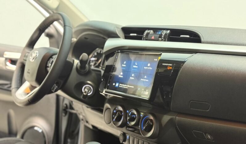
								TOYOTA HILUX DC 2.4 TDI SR 4X2 AT6 2026 – 0KM lleno									