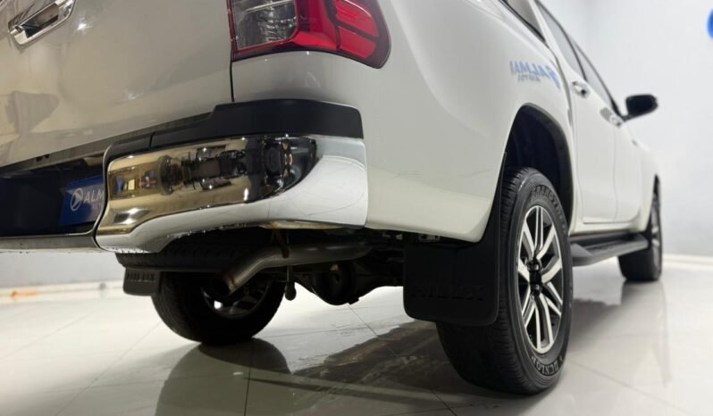 
								TOYOTA HILUX DC 2.8 TDI SRX 4X4 MT6 2016 CON 122.000KM lleno									