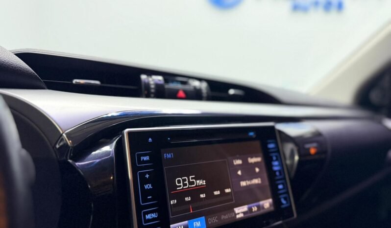 
								TOYOTA HILUX DC 2.8 TDI SRX 4X4 MT6 2016 CON 122.000KM lleno									