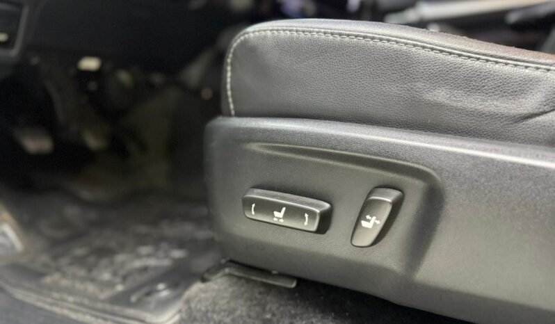 
								TOYOTA HILUX DC 2.8 TDI SRX 4X4 MT6 2016 CON 122.000KM lleno									