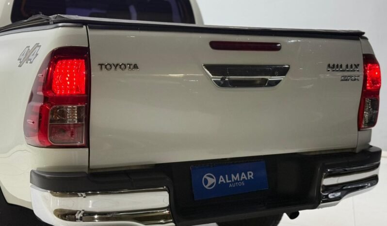 
								TOYOTA HILUX DC 2.8 TDI SRX 4X4 MT6 2016 CON 122.000KM lleno									