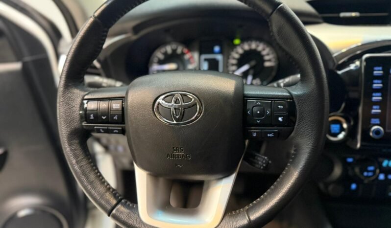 
								TOYOTA HILUX DC 2.8 SRX 4X2 AT6 2023 CON 40.000KM lleno									