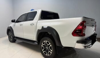 
									TOYOTA HILUX DC 2.8 SRX 4X2 AT6 2023 CON 40.000KM lleno								