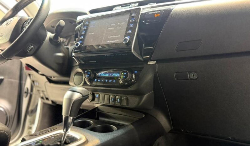 
								TOYOTA HILUX DC 2.8 SRX 4X2 AT6 2023 CON 40.000KM lleno									
