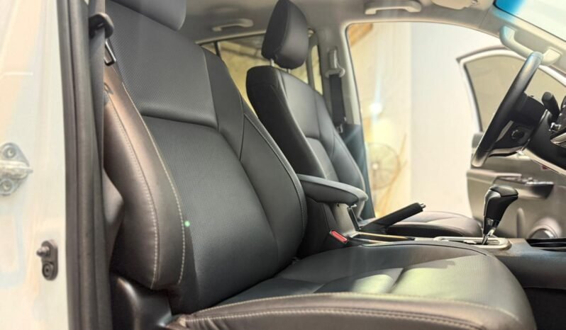 
								TOYOTA HILUX DC 2.8 SRX 4X2 AT6 2023 CON 40.000KM lleno									