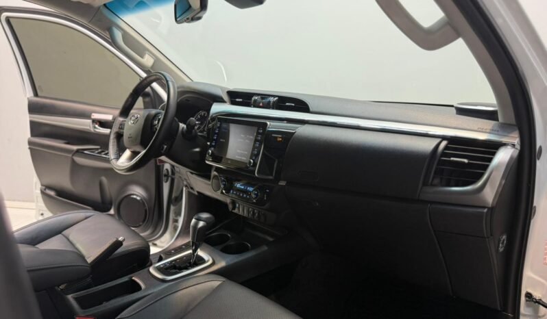 
								TOYOTA HILUX DC 2.8 SRX 4X2 AT6 2023 CON 40.000KM lleno									