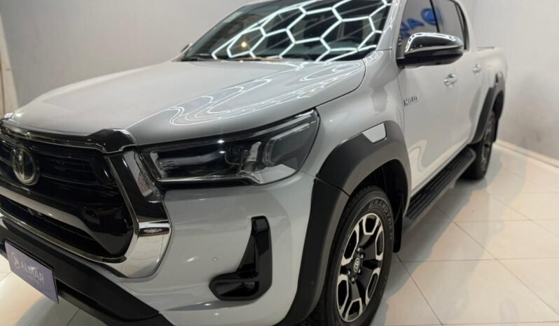 
								TOYOTA HILUX DC 2.8 SRX 4X2 AT6 2023 CON 40.000KM lleno									