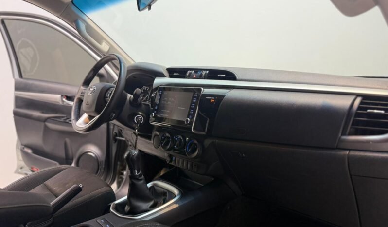 
								TOYOTA HILUX 2.4 TDI SR 4X2 CON 96.000KM lleno									