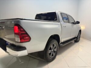 Toyota hilux (8)