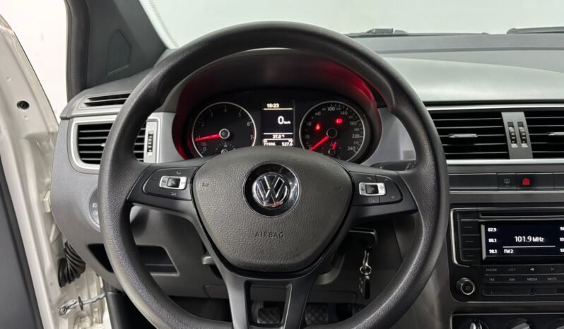 
								VOLKSWAGEN FOX  5P TRACK 2016 CON 71000KM lleno									