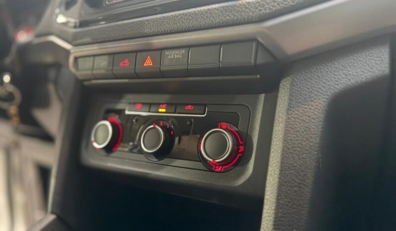 
								VOLKSWAGEN AMAROK DC 2.0 TDI 140CV 4X4 TRENDLINE MT 2018 CON 111.000KM lleno									