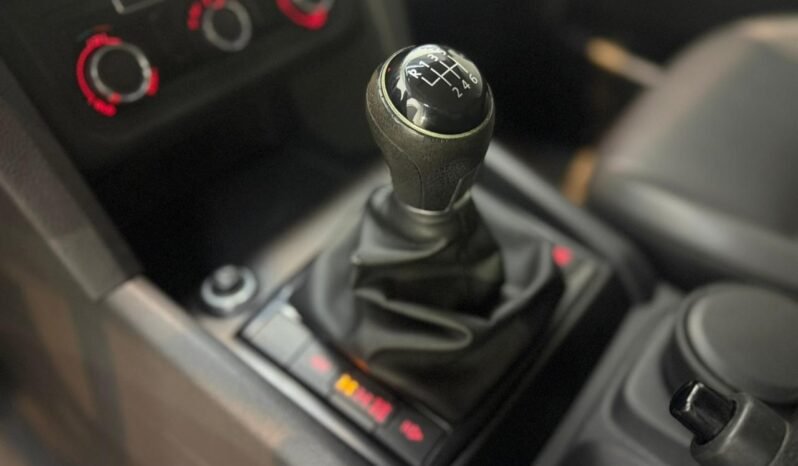 
								VOLKSWAGEN AMAROK DC 2.0 TDI 140CV 4X4 TRENDLINE MT 2018 CON 111.000KM lleno									