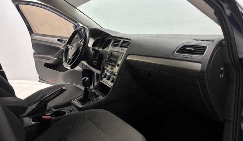 
								VOLKSWAGEN GOLF 1.6 TRENDLINE 2017 CON 134.000KM lleno									
