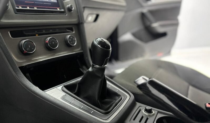 
								VOLKSWAGEN GOLF 1.6 TRENDLINE 2017 CON 134.000KM lleno									