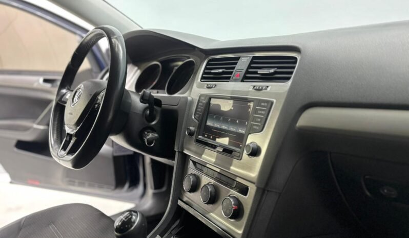 
								VOLKSWAGEN GOLF 1.6 TRENDLINE 2017 CON 134.000KM lleno									