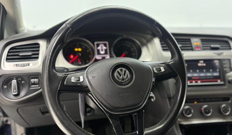 
								VOLKSWAGEN GOLF 1.6 TRENDLINE 2017 CON 134.000KM lleno									