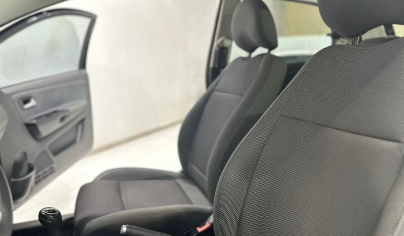 
								VOLKSWAGEN FOX 1.6 3P TRENDLINE 2011 CON 133.000KM lleno									