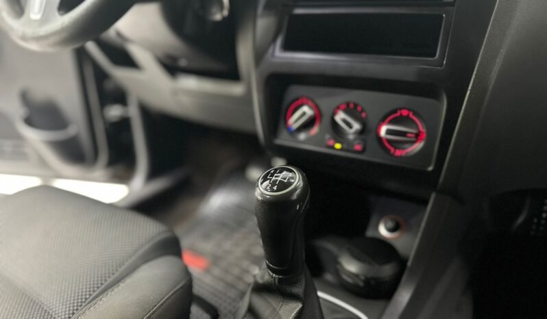 
								VOLKSWAGEN FOX 1.6 3P TRENDLINE 2011 CON 133.000KM lleno									