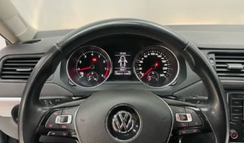 
									Volkswagen Vento Advance Summer 2015 con 108000Km lleno								