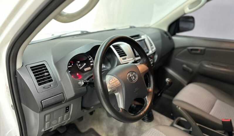 
								TOYOTA HILUX DC 2.5 DX PACK 4X2 MT6 lleno									