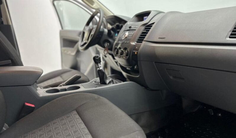 
								FORD RANGER DC XLS 4X2 CON 82.000KM lleno									