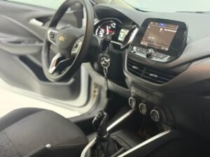 chevrolet onix plus (2)