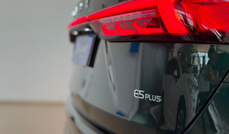 
								DFSK E5 PLUS HIBRIDA 7 ASIENTOS 2026 – 0KM lleno									