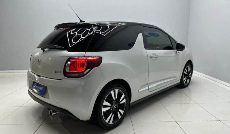 
								DS 3 VTI 120 SO CHIC AM32 CON 94.000KM lleno									