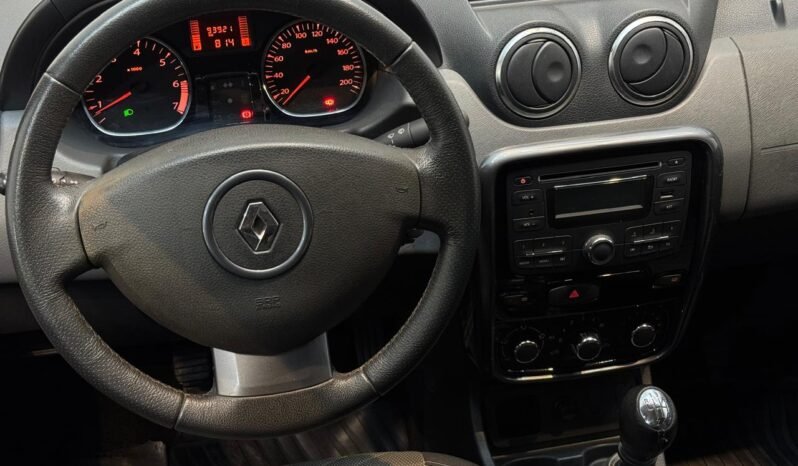 
								DUSTER 2.0 LUXE MT CON 93.000KM lleno									