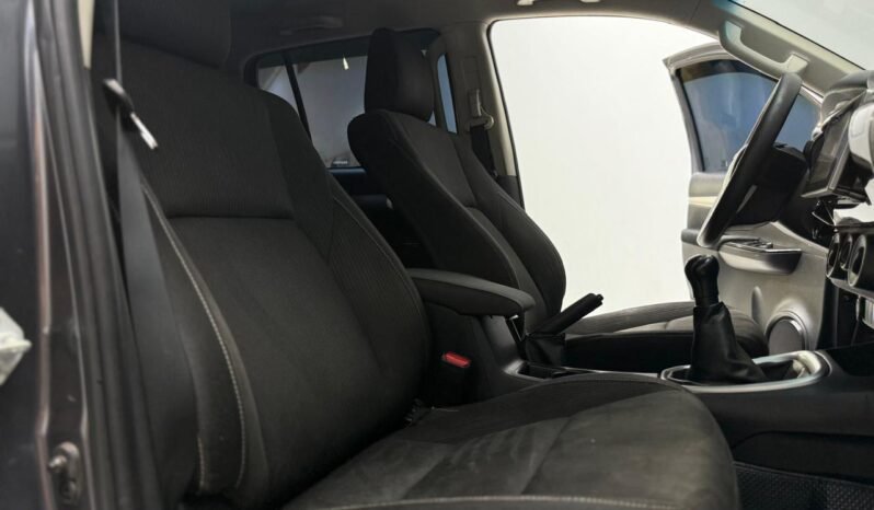 
								TOYOTA HILUX DC 2.4 TDI SR 4X2 CON 97.000KM lleno									