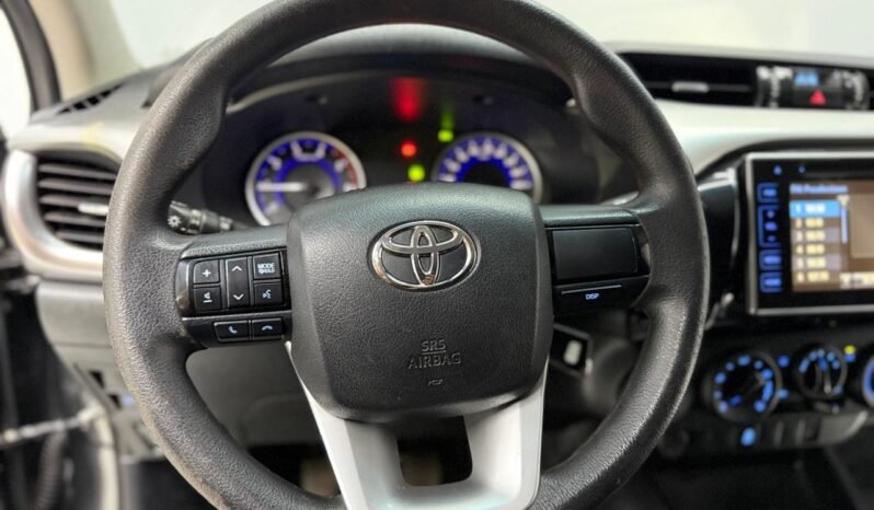 
								TOYOTA HILUX DC 2.4 TDI SR 4X2 CON 97.000KM lleno									