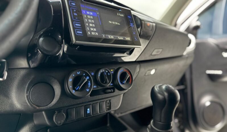 
								TOYOTA HILUX DC 2.4 TDI SR 4X2 CON 97.000KM lleno									