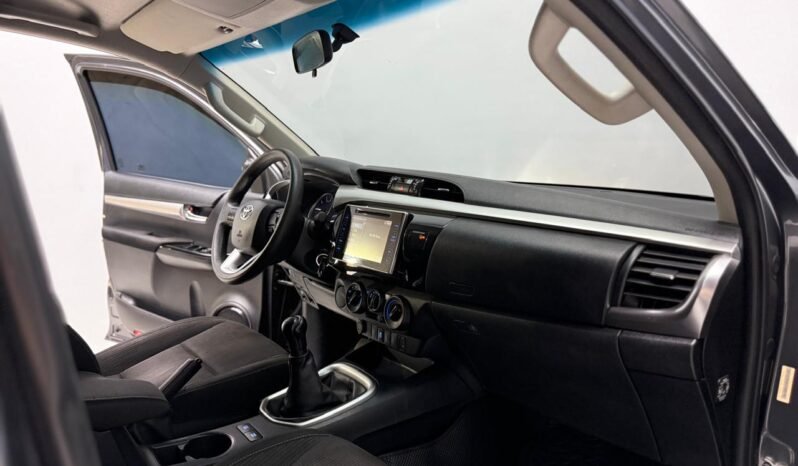 
								TOYOTA HILUX DC 2.4 TDI SR 4X2 CON 97.000KM lleno									