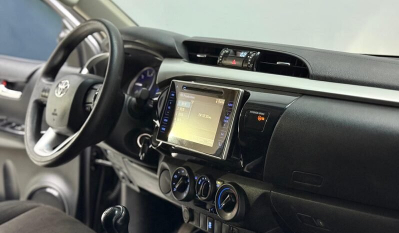 
								TOYOTA HILUX DC 2.4 TDI SR 4X2 CON 97.000KM lleno									