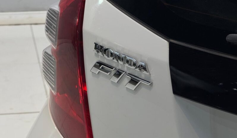 
								HONDA FIT 1.4 LX MT CON 103.000KM lleno									