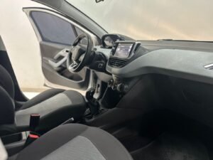 peugeot 208 2015 (12)