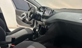 
									PEUGEOT 208 ALLURE 2015 CON 114.000KM lleno								