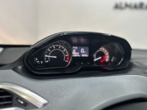 peugeot 208 2015 (13)
