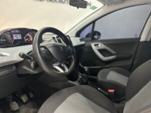 peugeot 208 2015 (2)