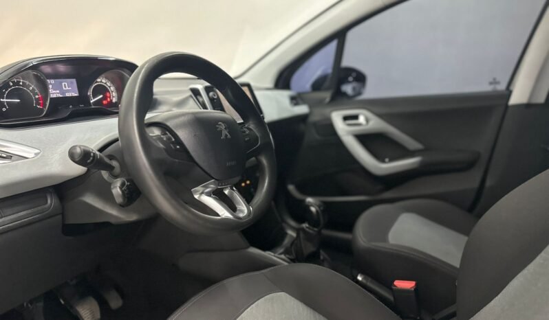 
								PEUGEOT 208 ALLURE 2015 CON 114.000KM lleno									