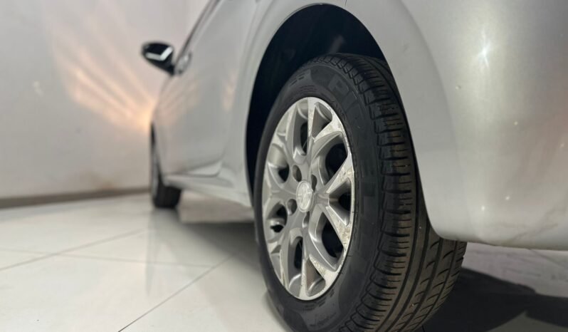 
								PEUGEOT 208 ALLURE 2015 CON 114.000KM lleno									