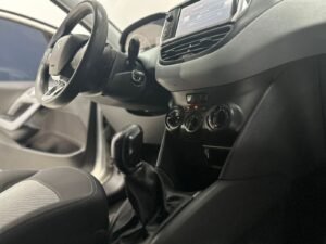 peugeot 208 2015 (7)