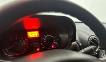 
									RENAULT SANDERO STEPWAY 2012 CON 120.000KM lleno								